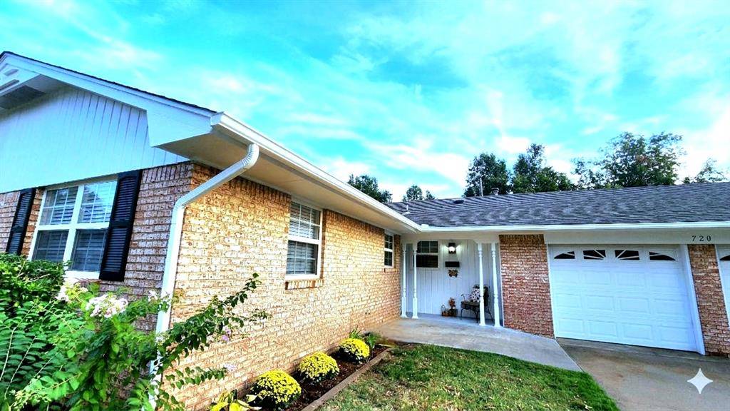 720 Briarcrest DR, Midwest City, OK 73110