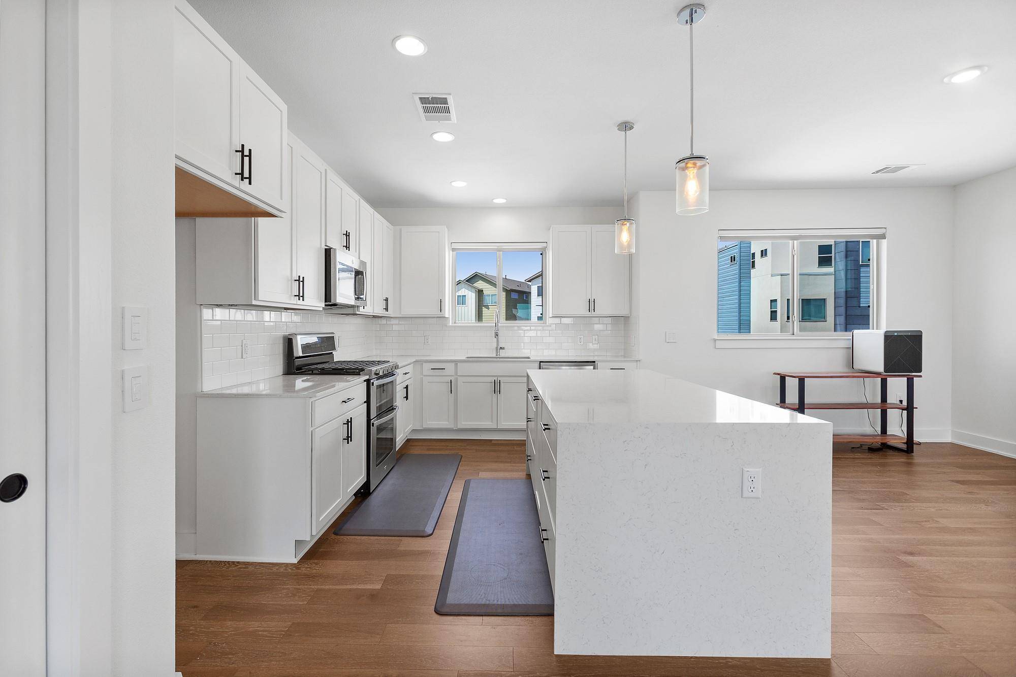 5315 La Crosse Ave #16, Austin, TX 78739