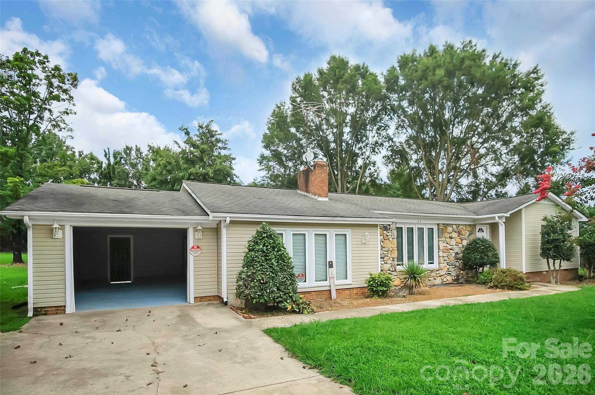 6316 Hill Gates TRL, Cherryville, NC 28021