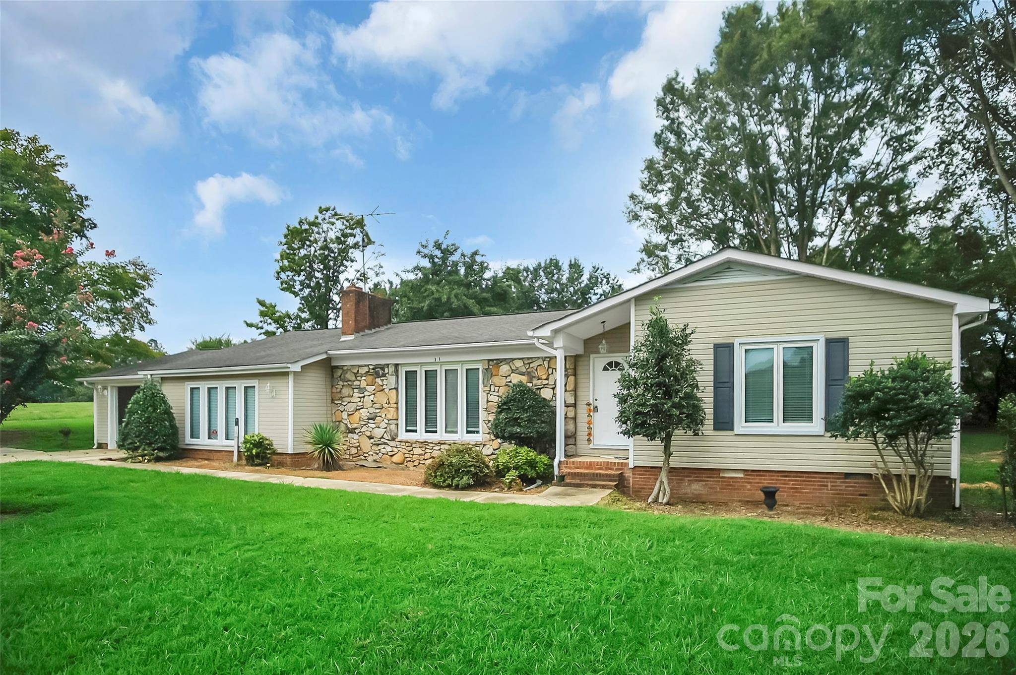 6316 Hill Gates TRL, Cherryville, NC 28021