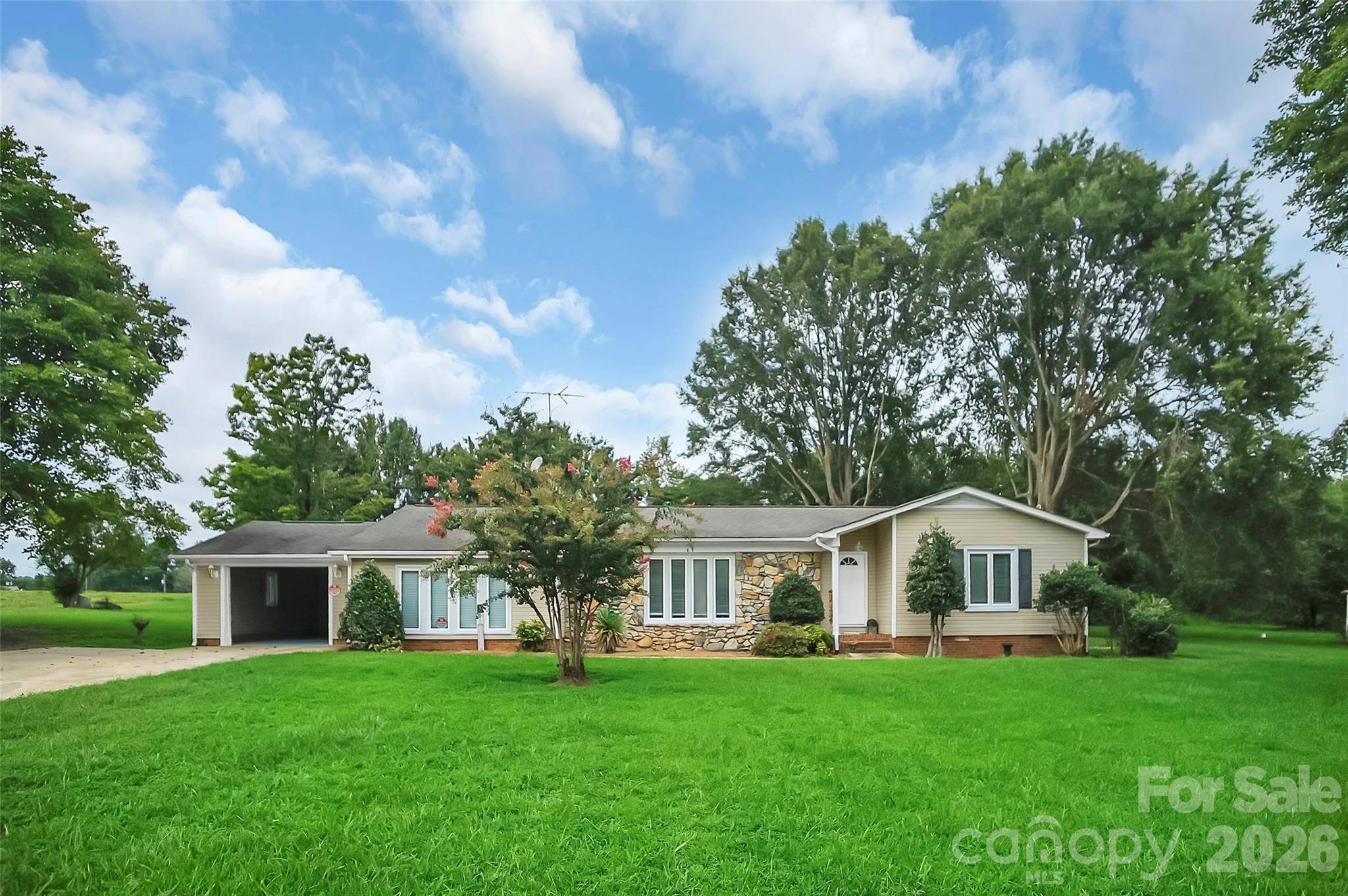 6316 Hill Gates TRL, Cherryville, NC 28021