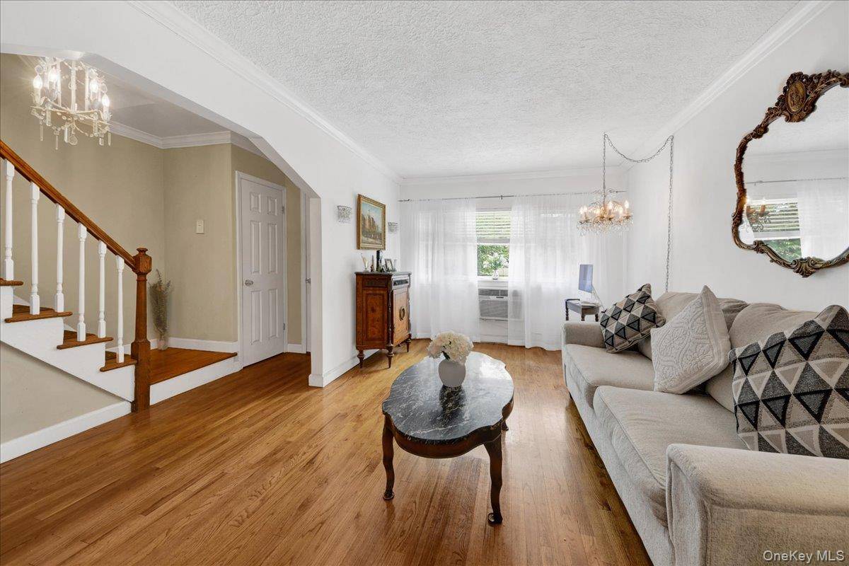 2521 Hollers AVE, Bronx, NY 10475