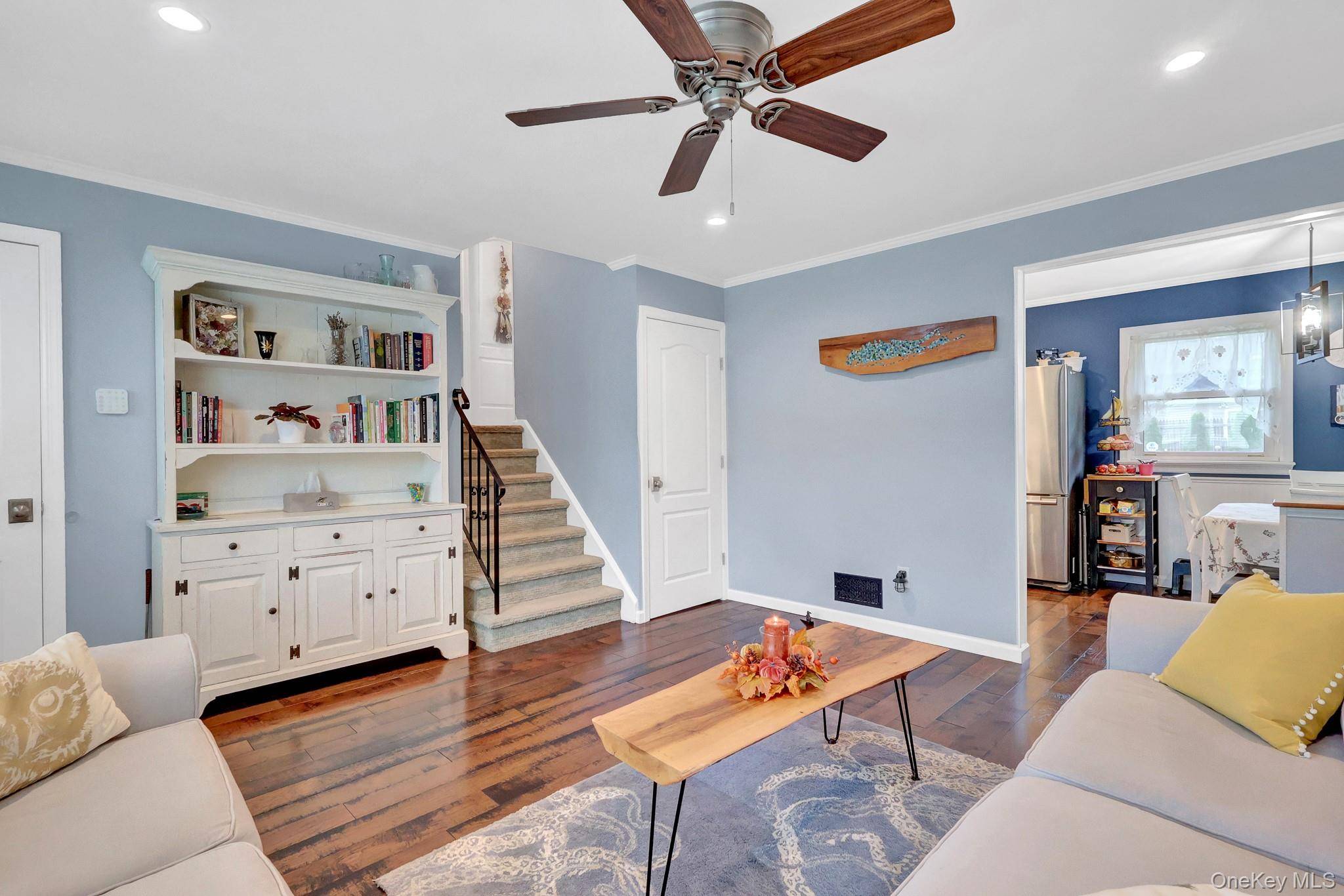 96 Washington AVE, Islip Terrace, NY 11752