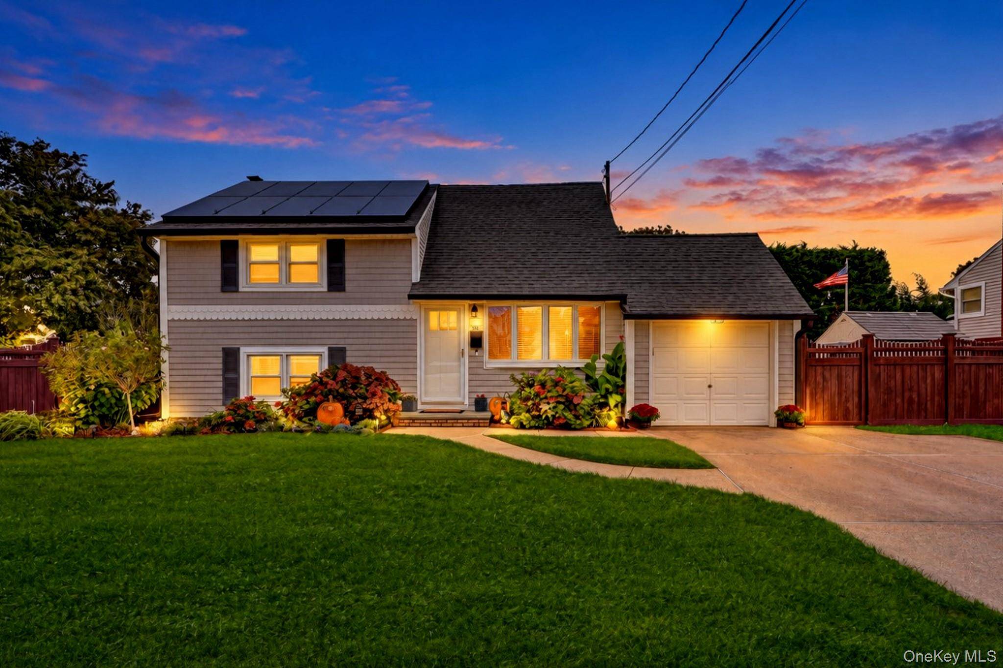 96 Washington AVE, Islip Terrace, NY 11752