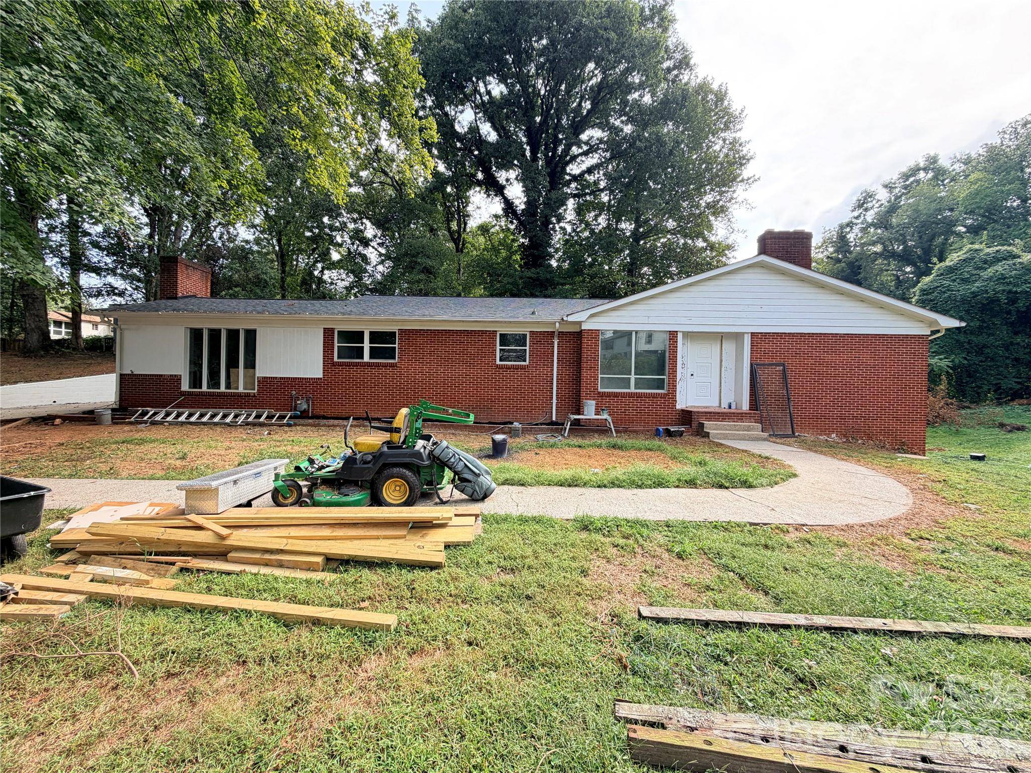113 Ann ST, Morganton, NC 28655