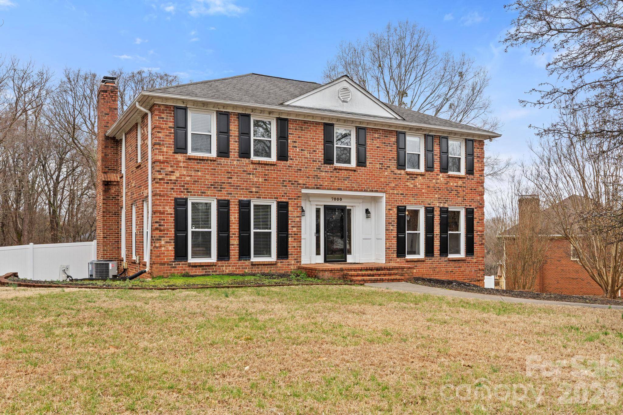7000 Tramore LN, Clemmons, NC 27012