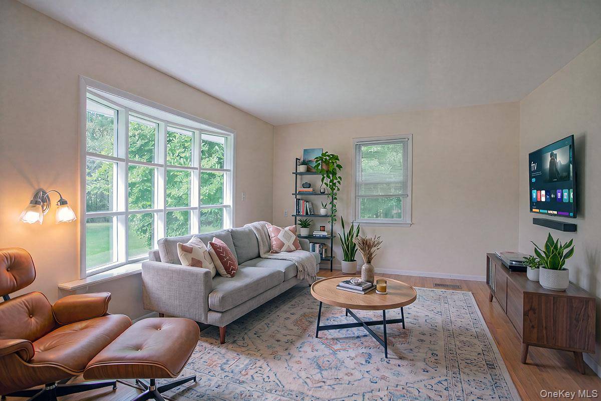 401 W Dover RD, Pawling, NY 12564