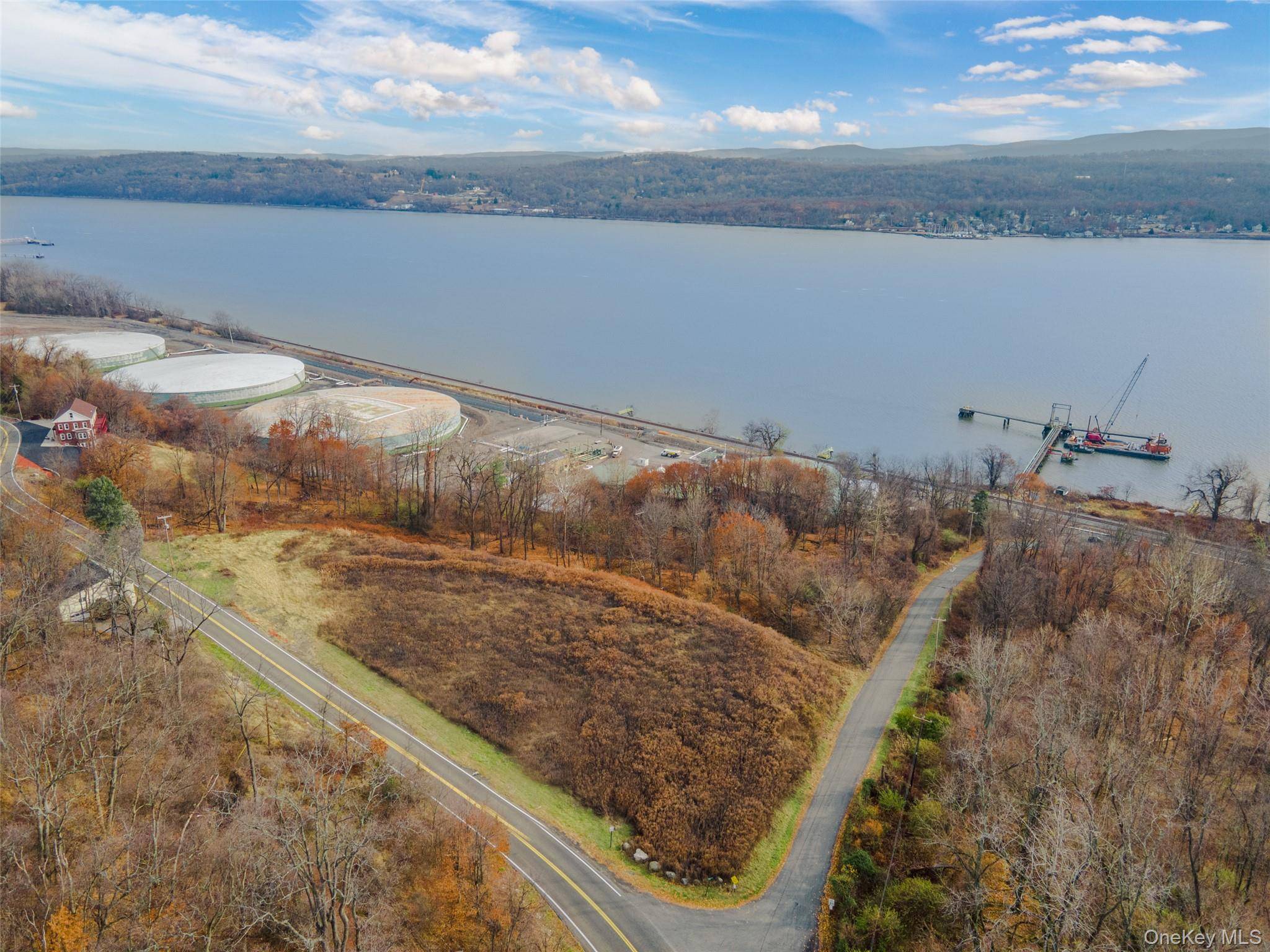 Oak St & River Rd RD, Newburgh, NY 12550
