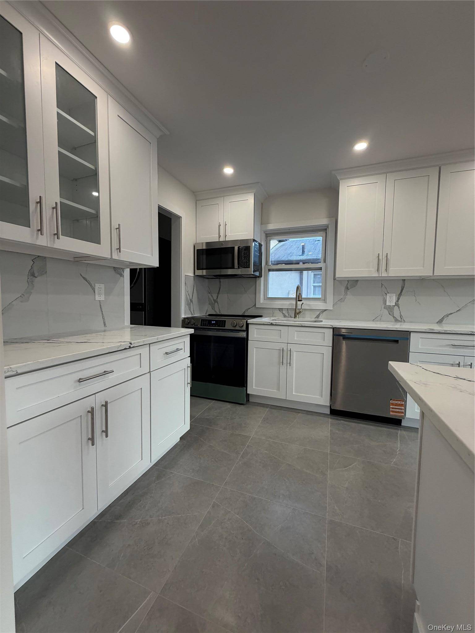 15-80 208th PL, Bayside, NY 11360
