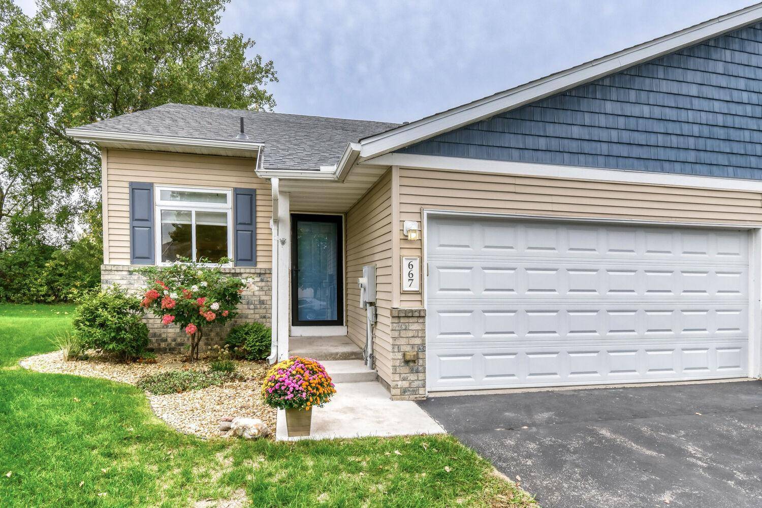 667 35th ST W, Hastings, MN 55033