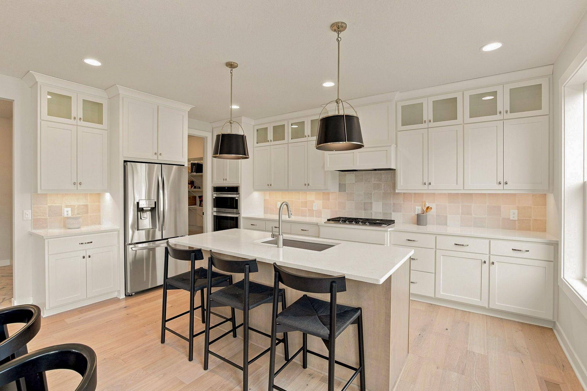 5392 Rolling Hills Pkwy, Victoria, MN 55318