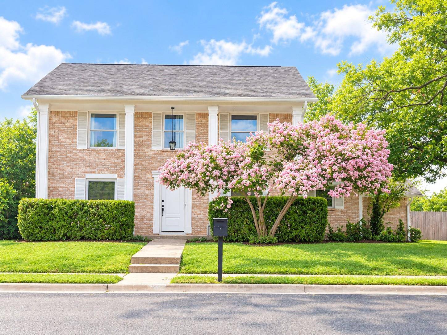 10101 Parkfield DR, Austin, TX 78758