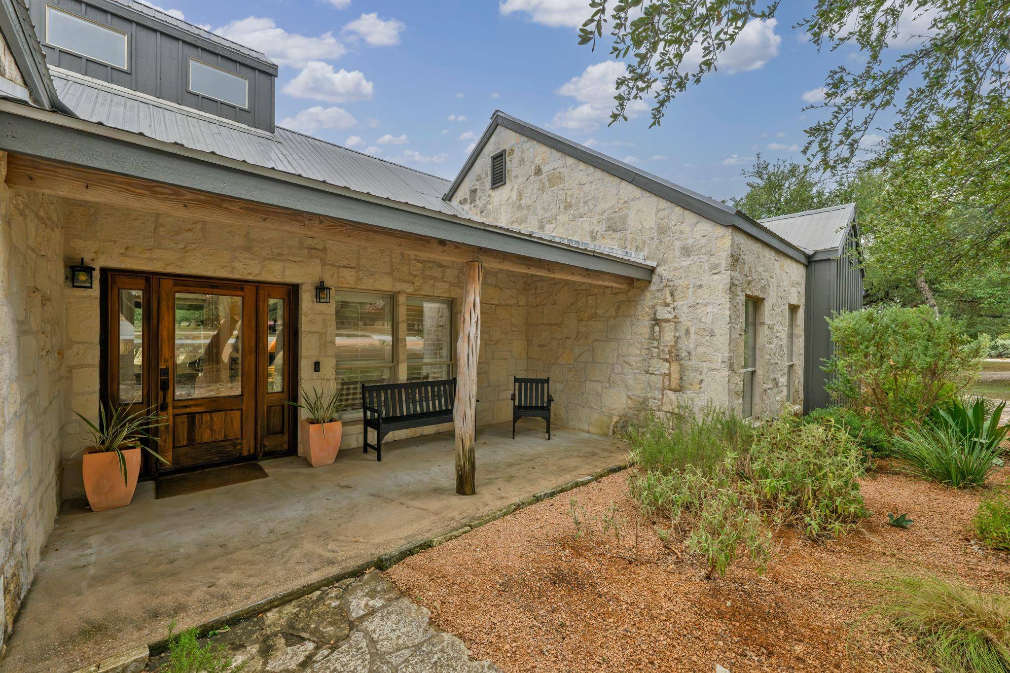 188 Broken Lance DR, Dripping Springs, TX 78620