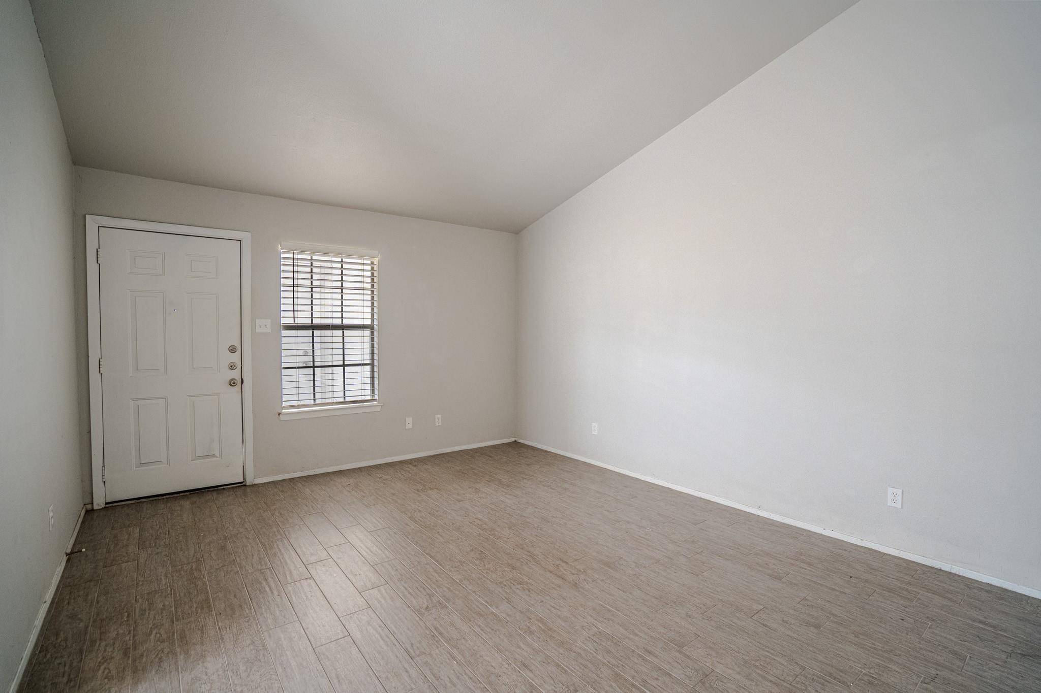 11906 Sunhillow BND #B, Austin, TX 78758