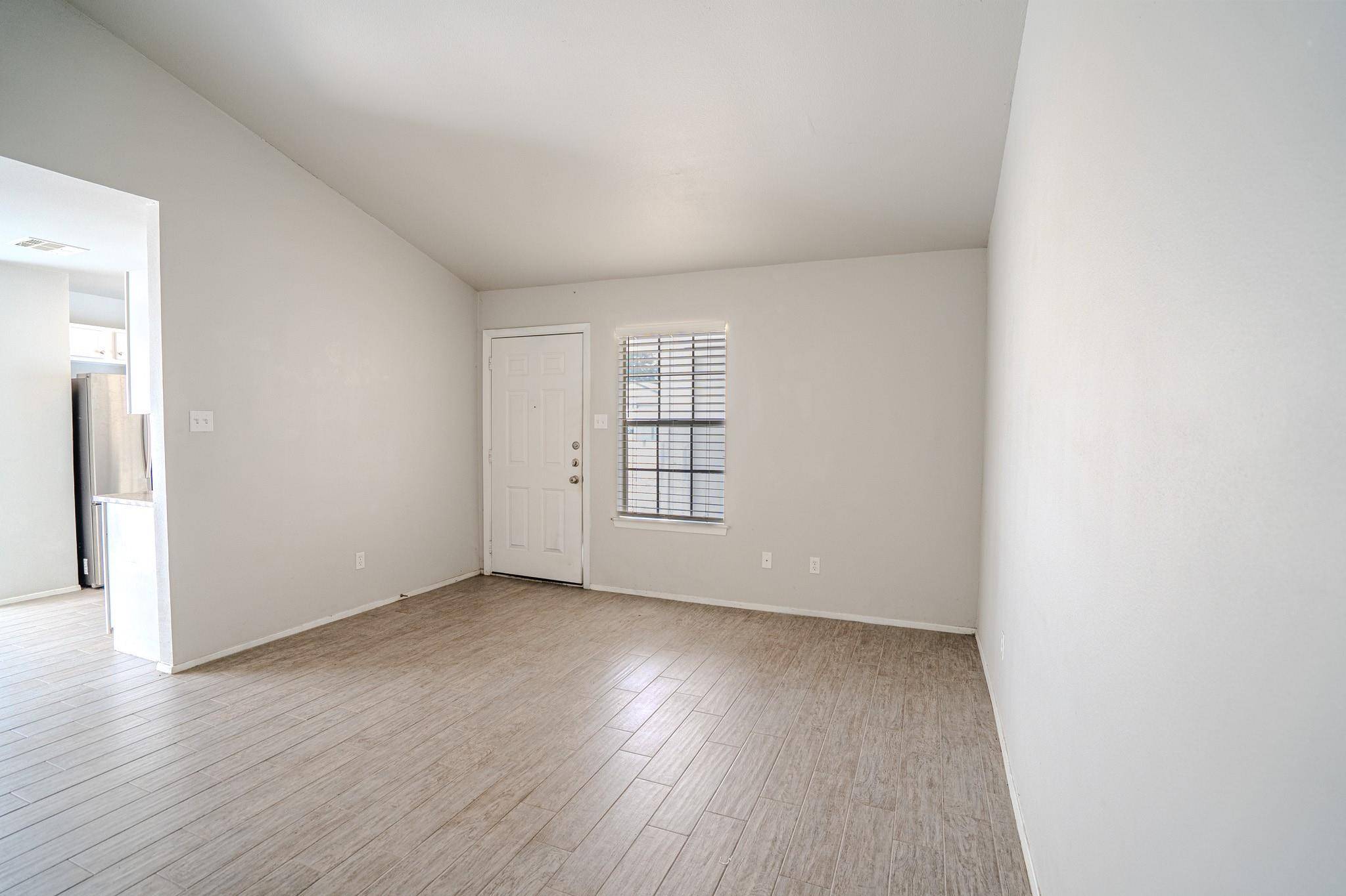 11906 Sunhillow BND #B, Austin, TX 78758