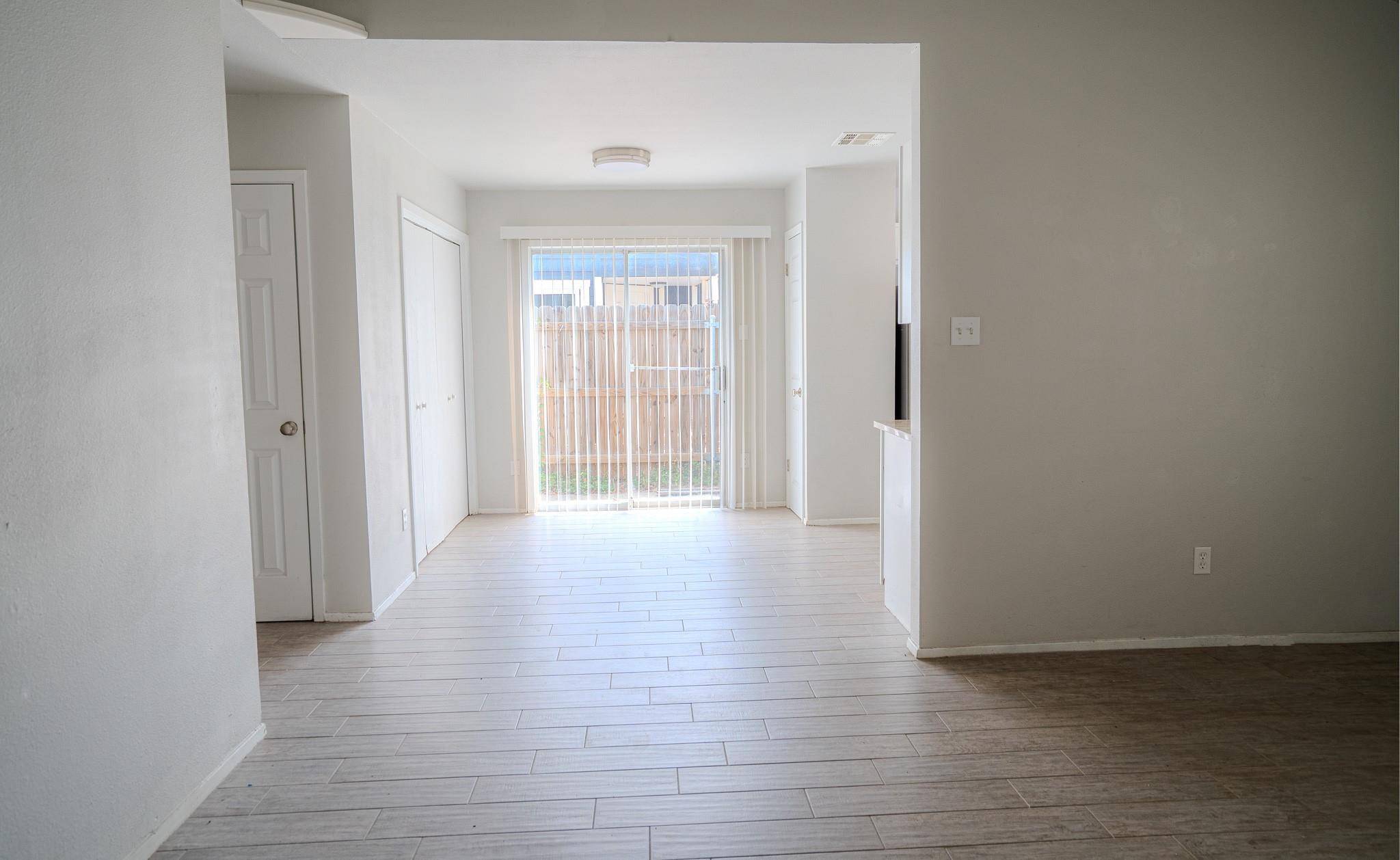 11906 Sunhillow BND #B, Austin, TX 78758