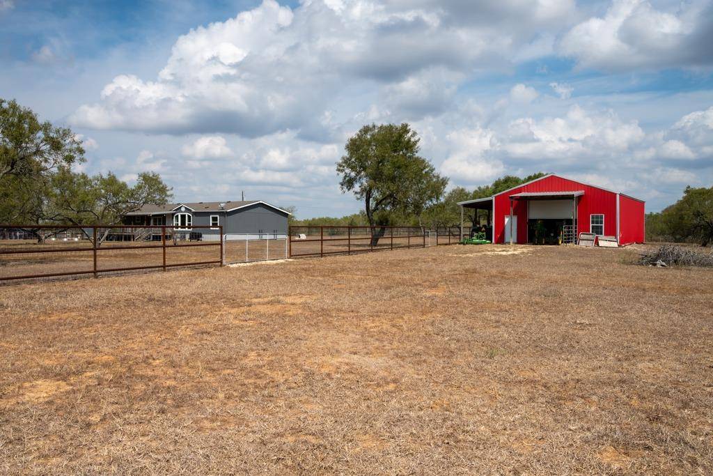 1610 Silver Mine RD, Dale, TX 78616