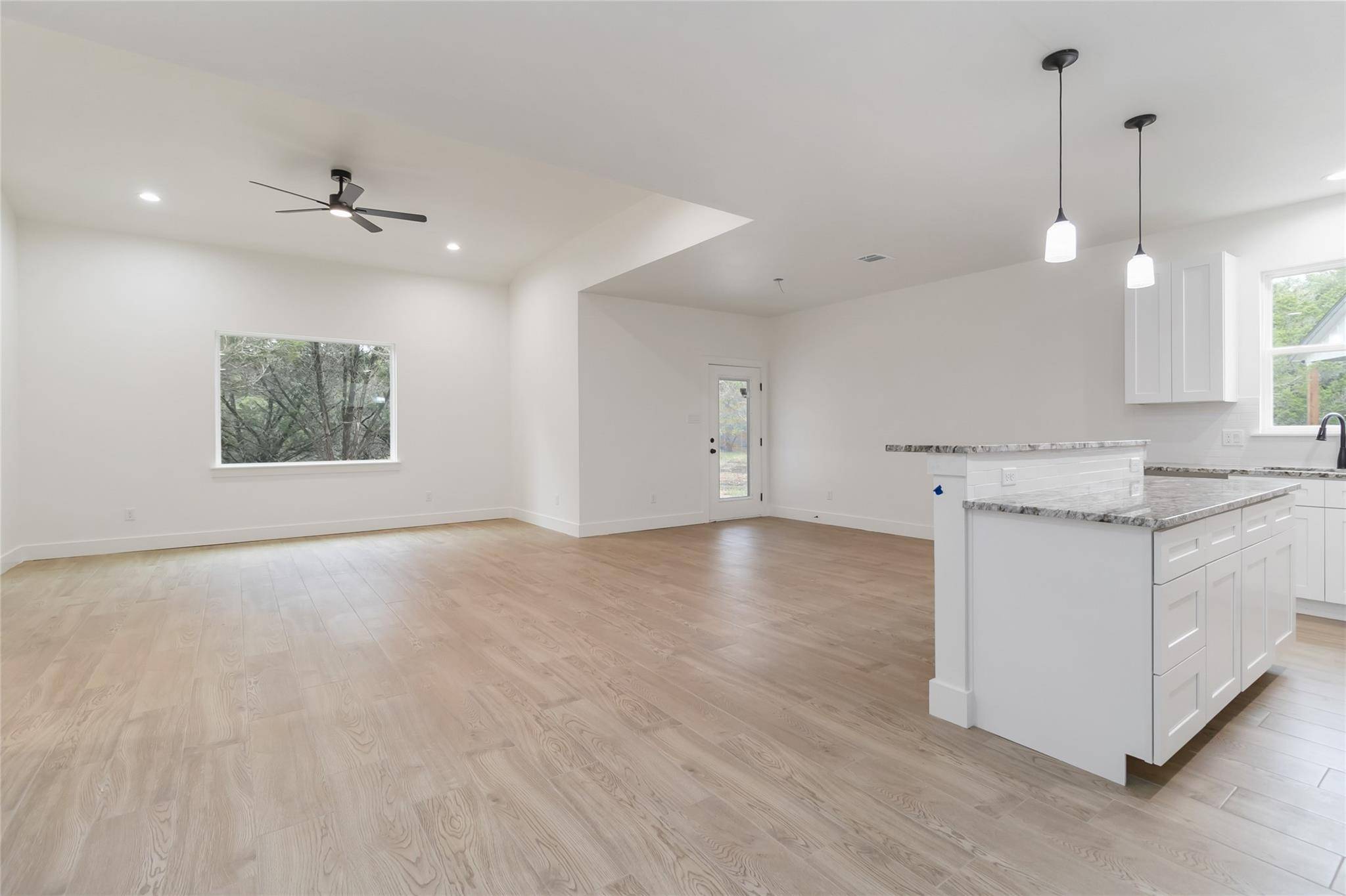 12 Meadow Oak CT, Wimberley, TX 78676