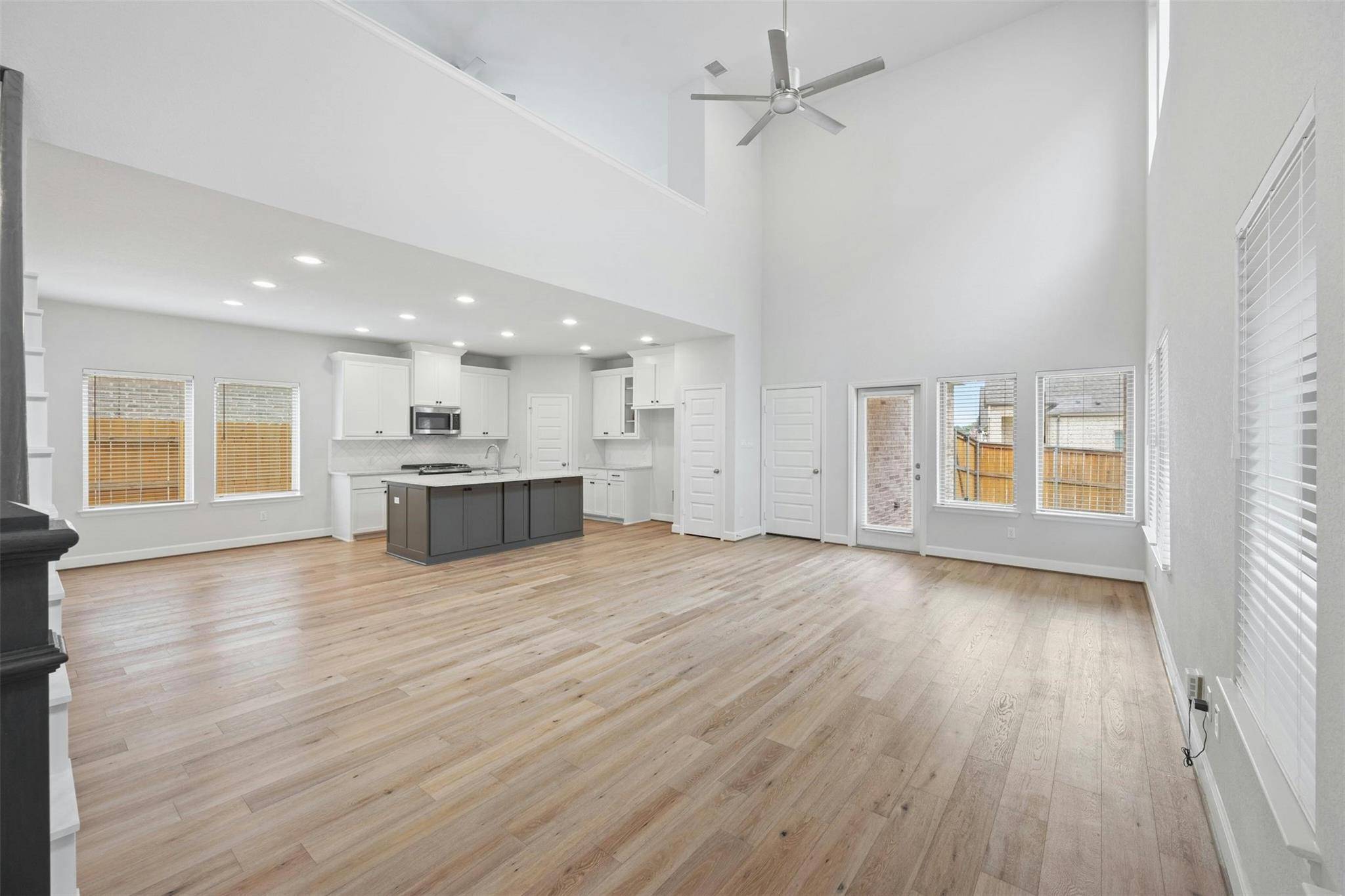 924 Azul Lagoon DR, Leander, TX 78641