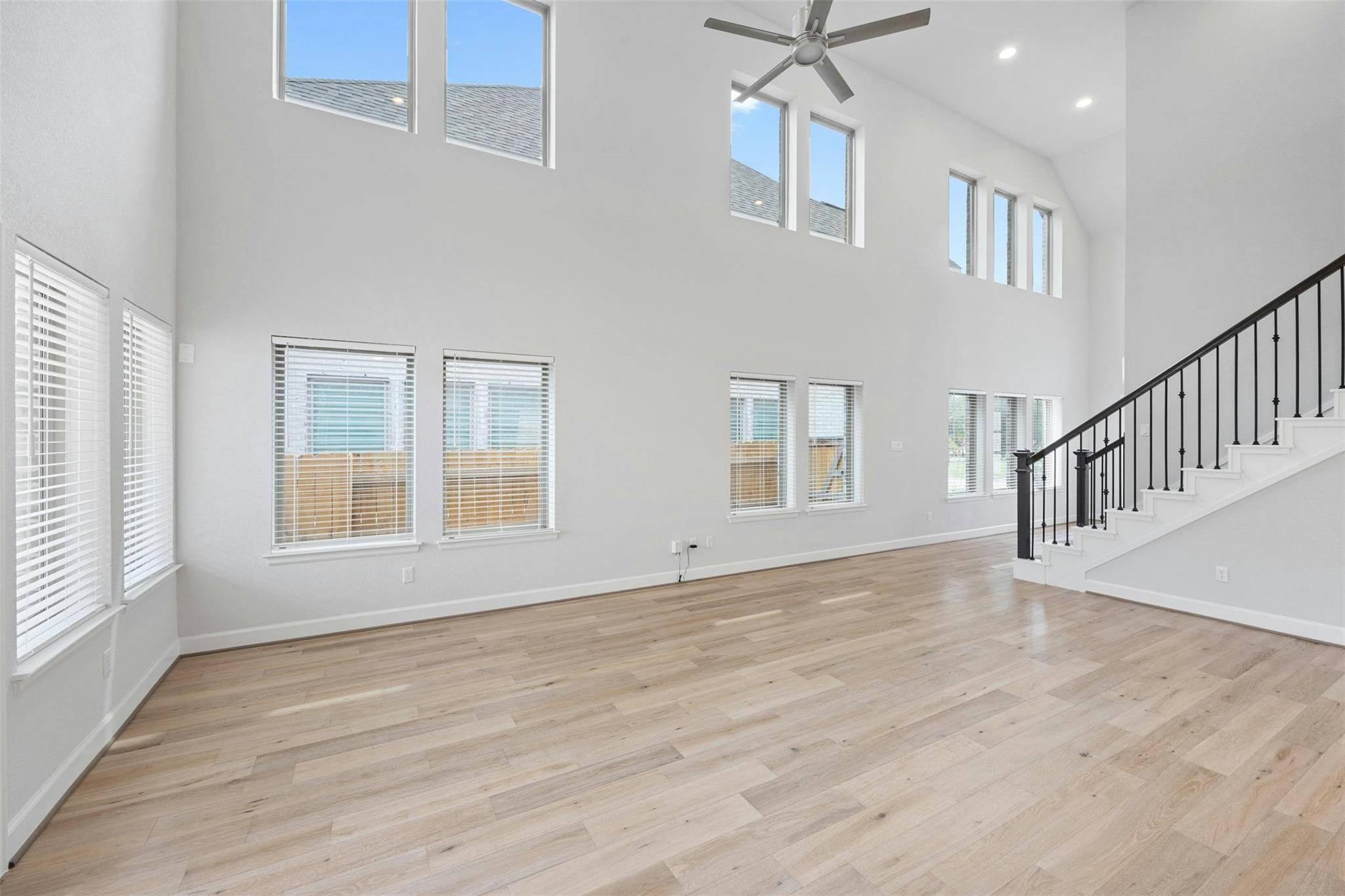 924 Azul Lagoon DR, Leander, TX 78641