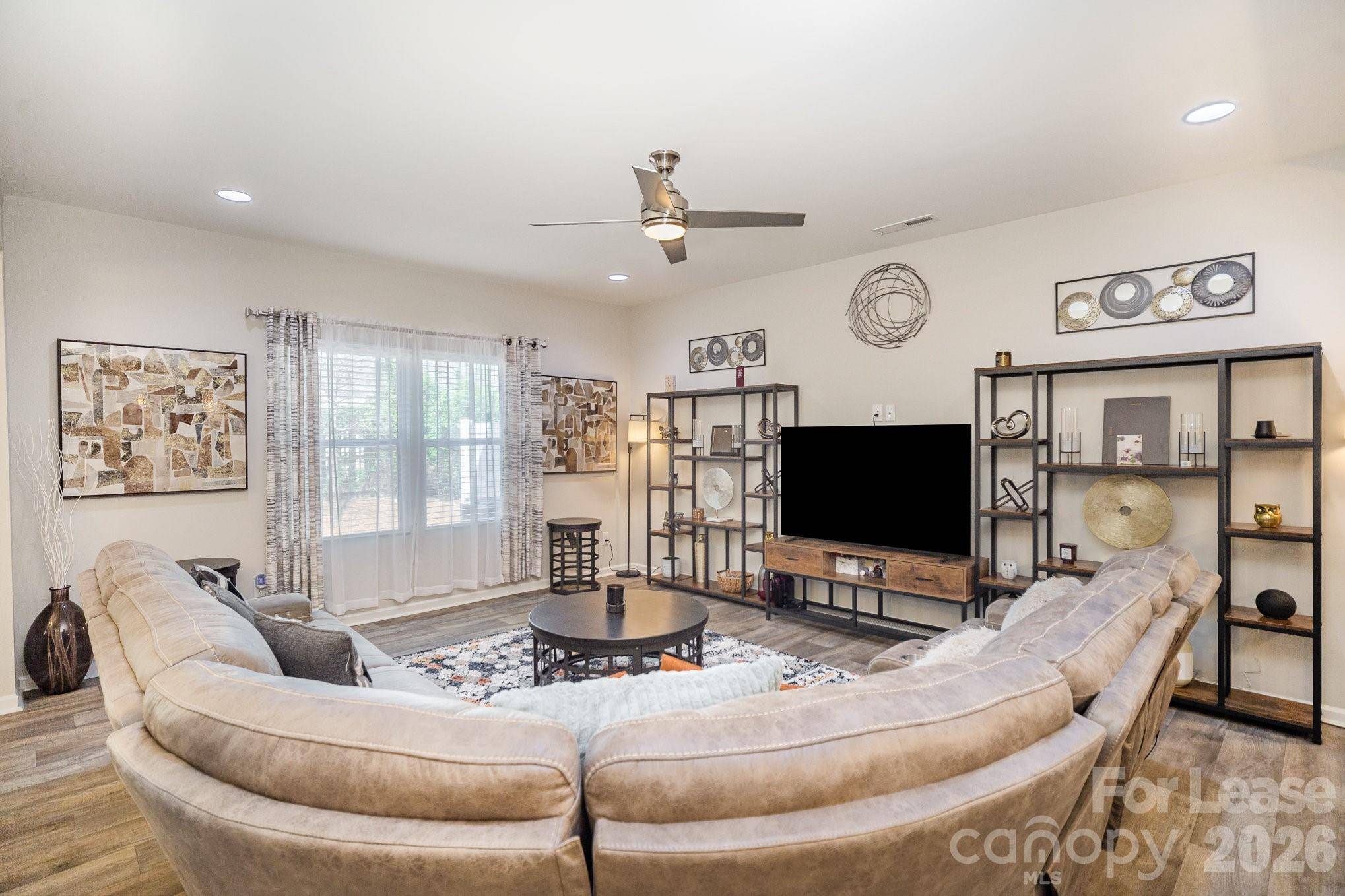 5948 River Meadow CT, Charlotte, NC 28213