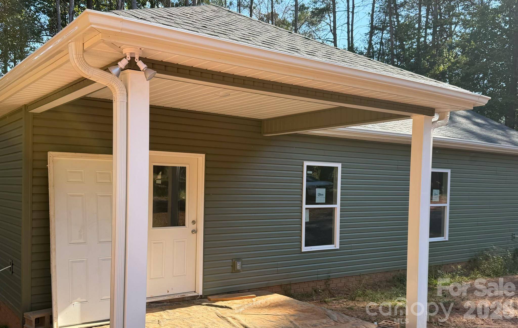 293 Jumping Branch RD, Blacksburg, SC 29702