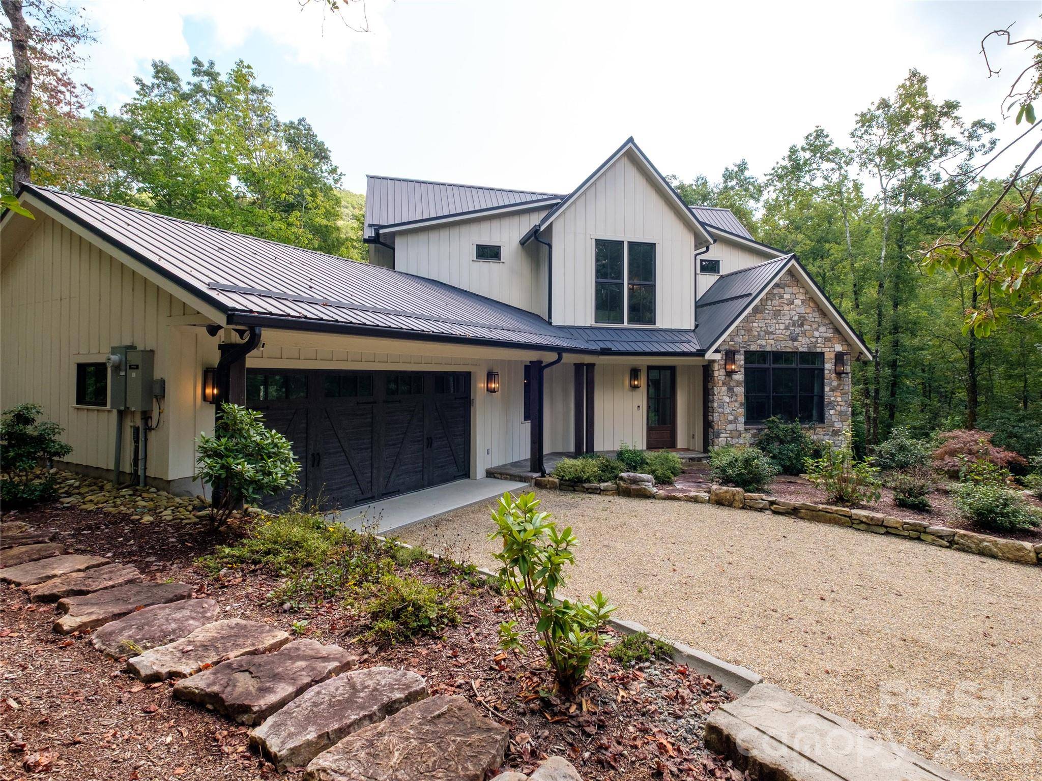 158 Bucks XING, Brevard, NC 28712