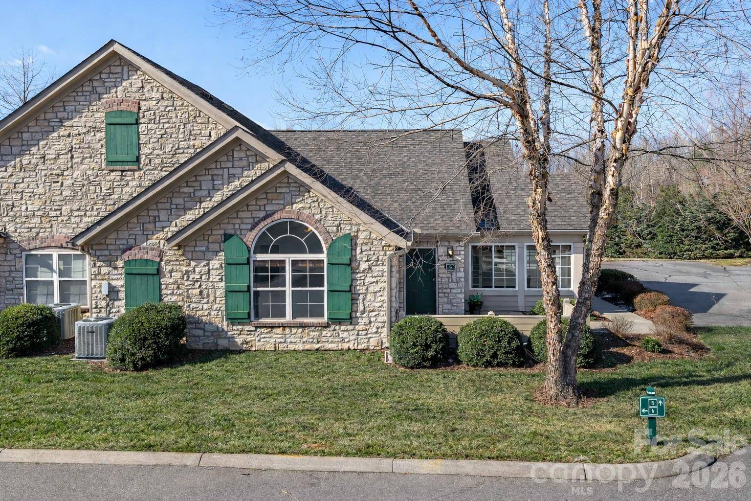 6 Mountain Meadow CIR, Weaverville, NC 28787
