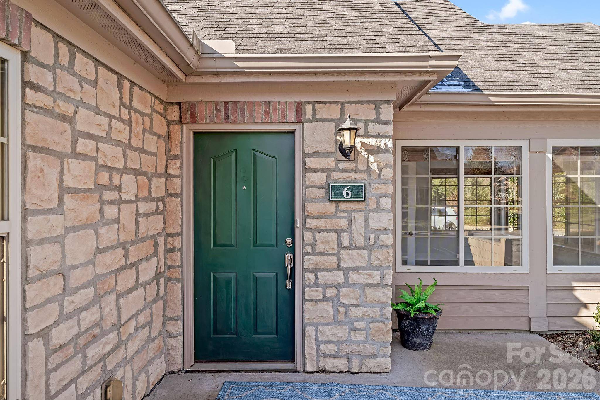 6 Mountain Meadow CIR, Weaverville, NC 28787