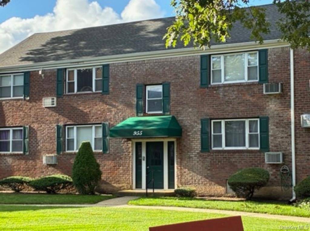 955 Fenwood Drive #1, Valley Stream, NY 11580