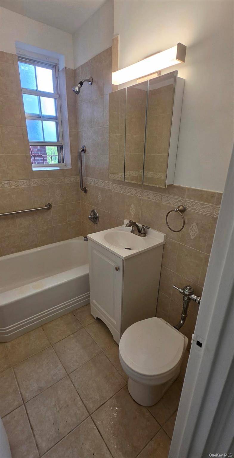 790 Bronx River RD #A44, Bronxville, NY 10708