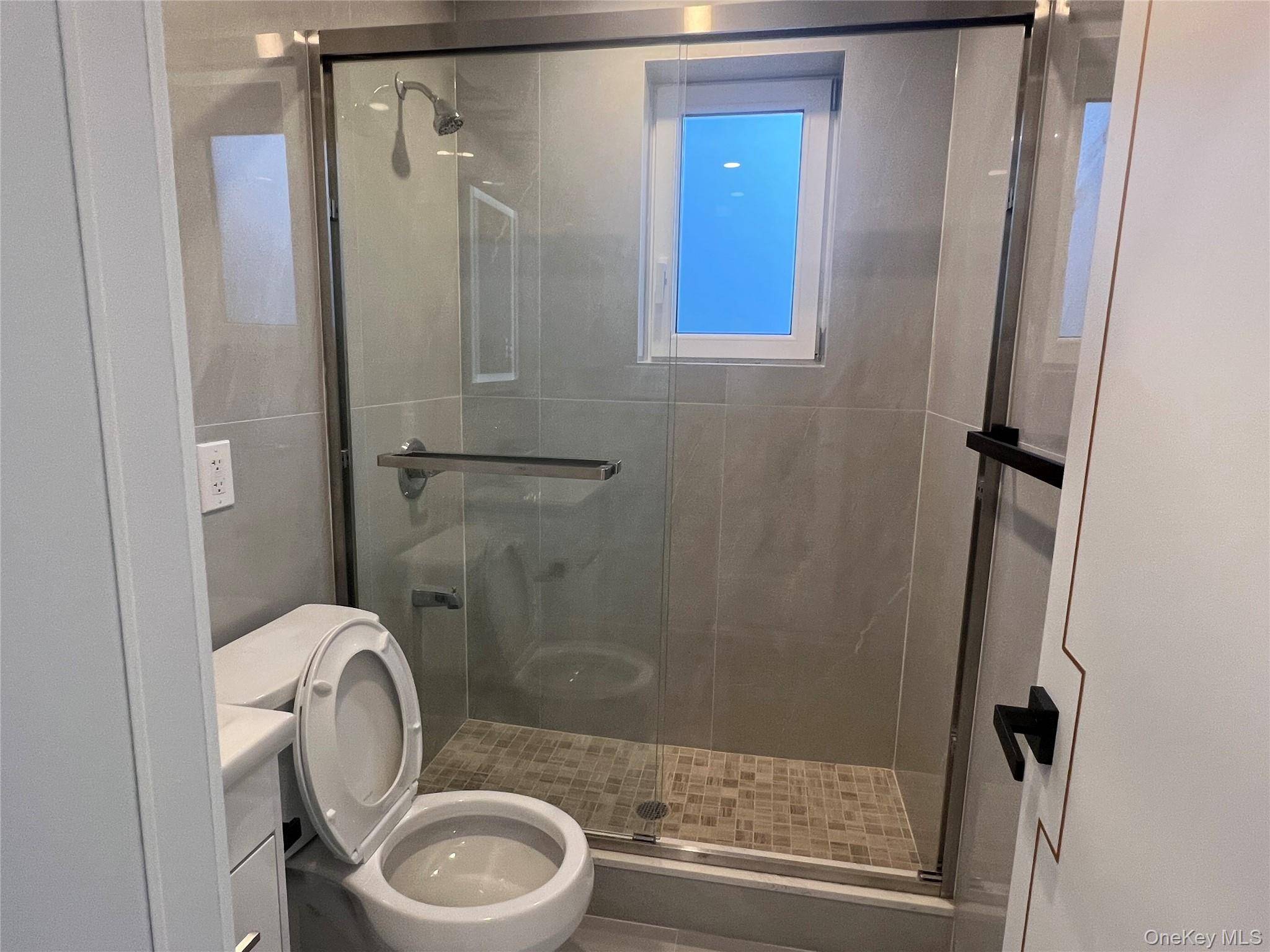 160-31 73rd AVE #2FL, Fresh Meadows, NY 11366