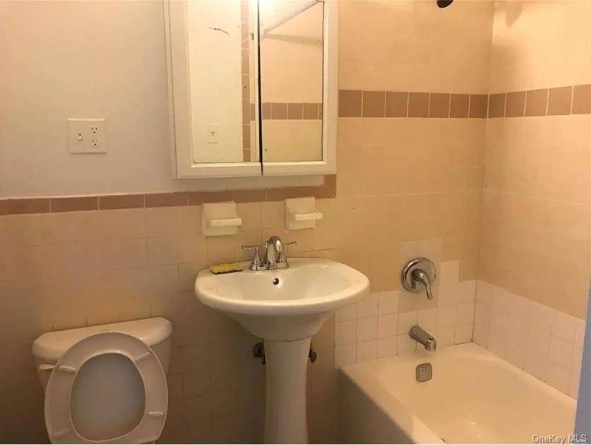 42-60 Colden ST #1B, Flushing, NY 11355