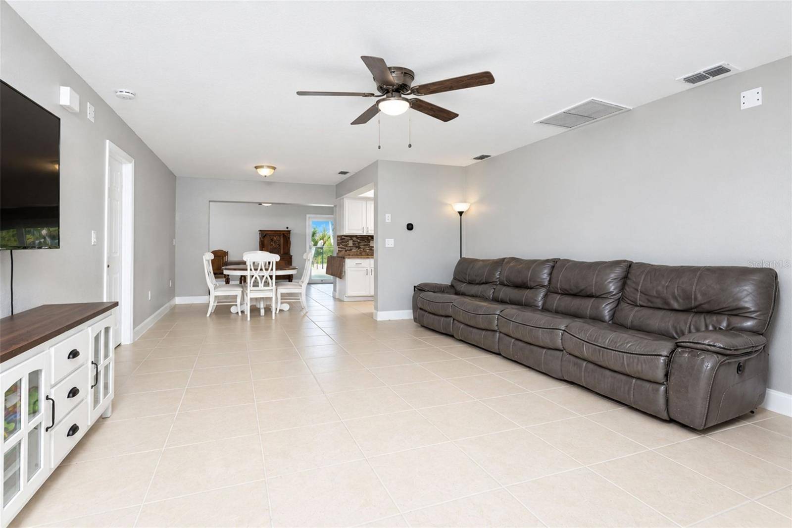 1093 DORCHESTER ST, Port Charlotte, FL 33952