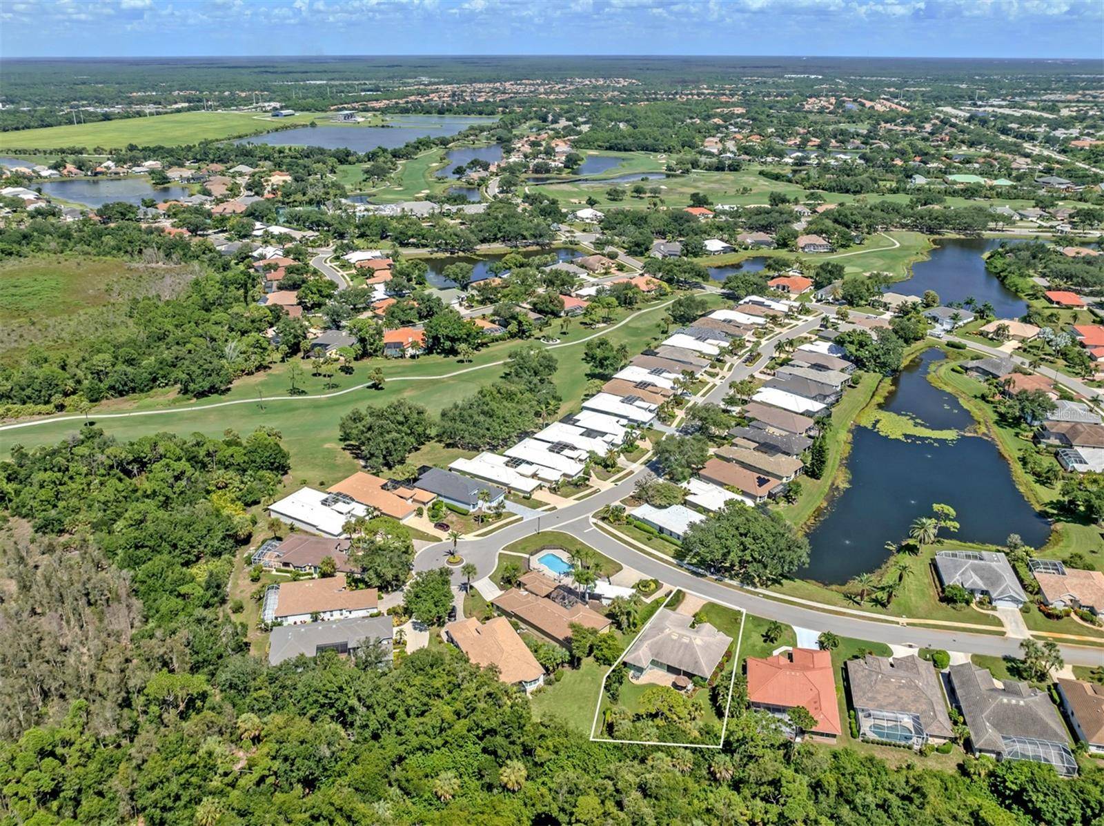 143 WAYFOREST DR, Venice, FL 34292
