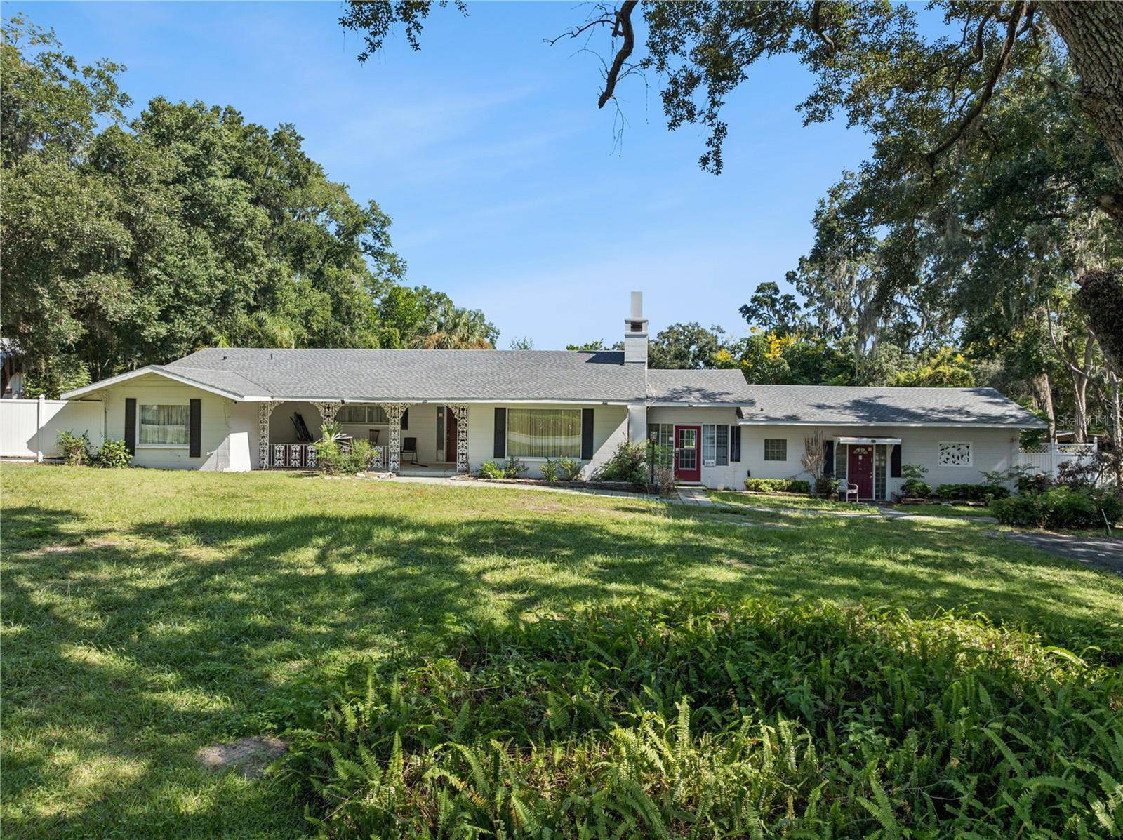 1505 E CROOKED LAKE DR, Eustis, FL 32726