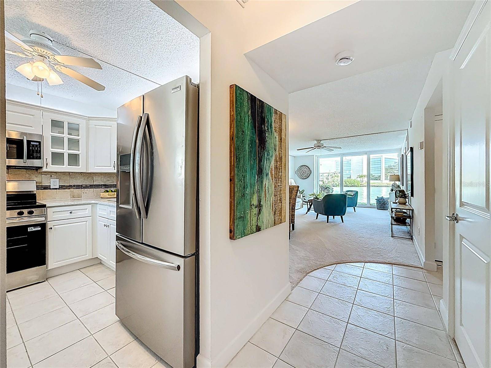 7425 BAY ISLAND DR S #105, South Pasadena, FL 33707