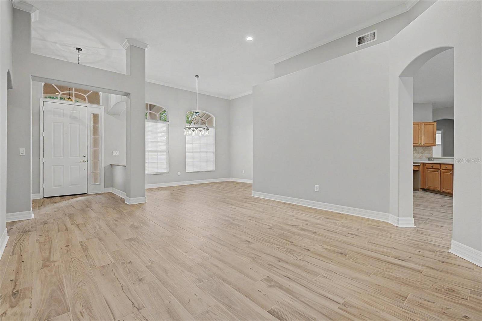 19205 AUTUMN WOODS AVE, Tampa, FL 33647