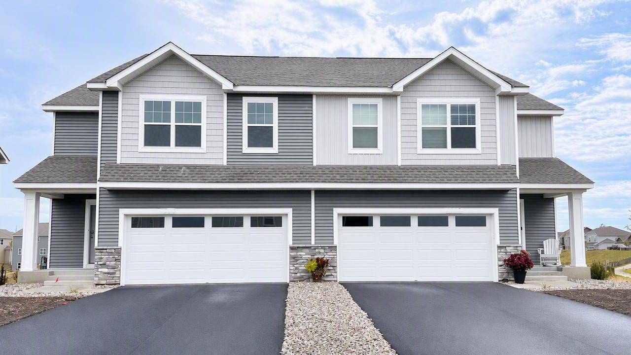 2084 Clearwater TER, Shakopee, MN 55379