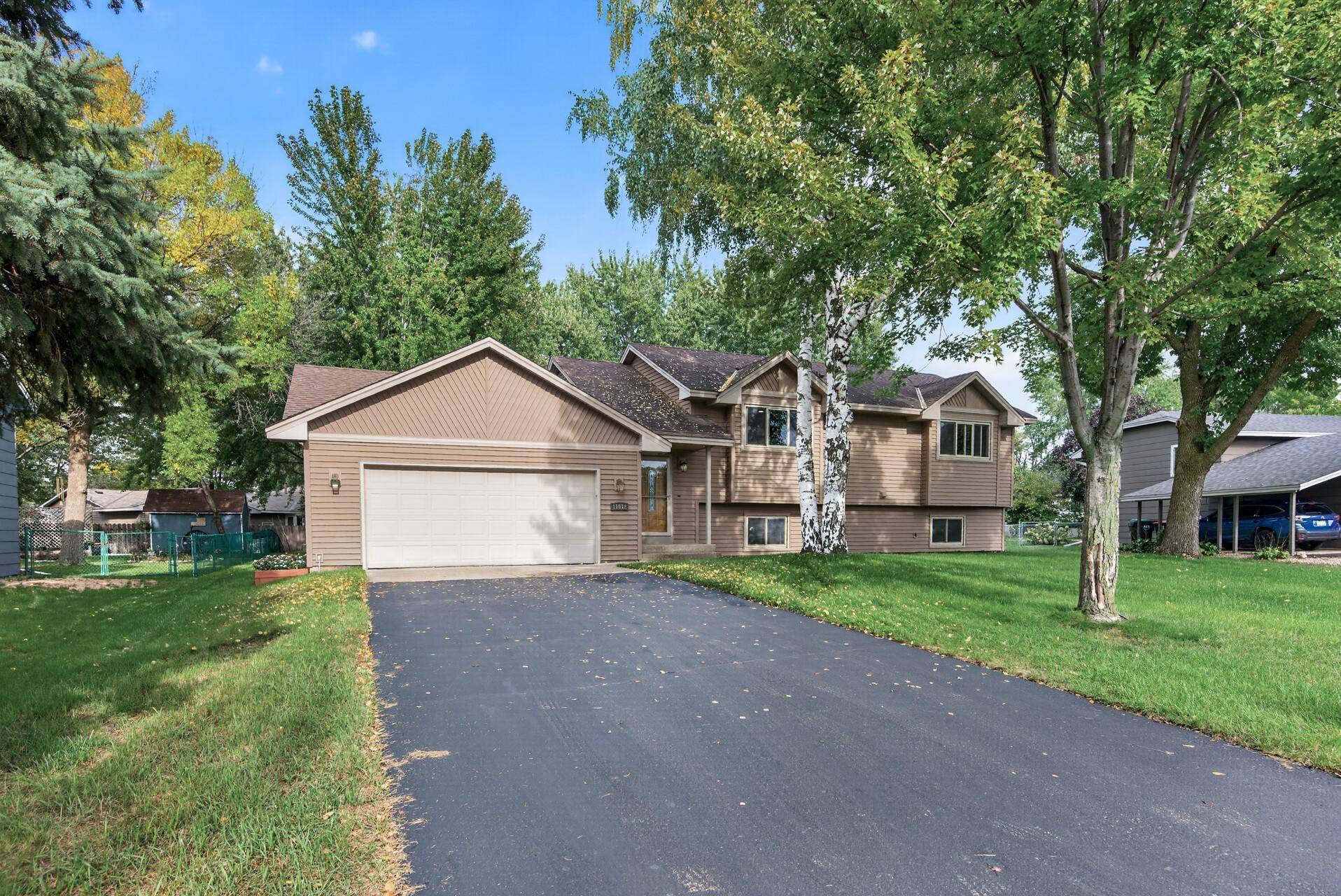 11012 Xylon LN N, Champlin, MN 55316