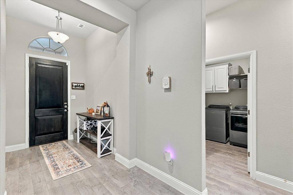 5622 Log Cabin Court, Midlothian, TX 76065