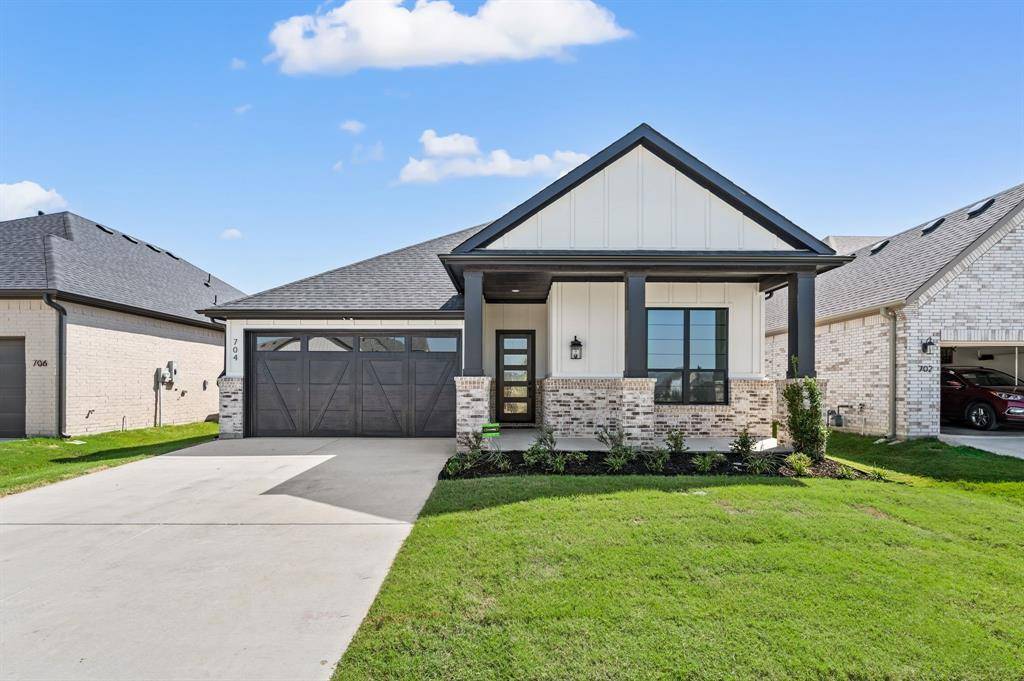 704 Blackbird Drive, Aledo, TX 76008