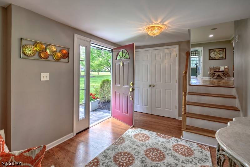 77 Riverside Dr, Bernards Twp., NJ 07920