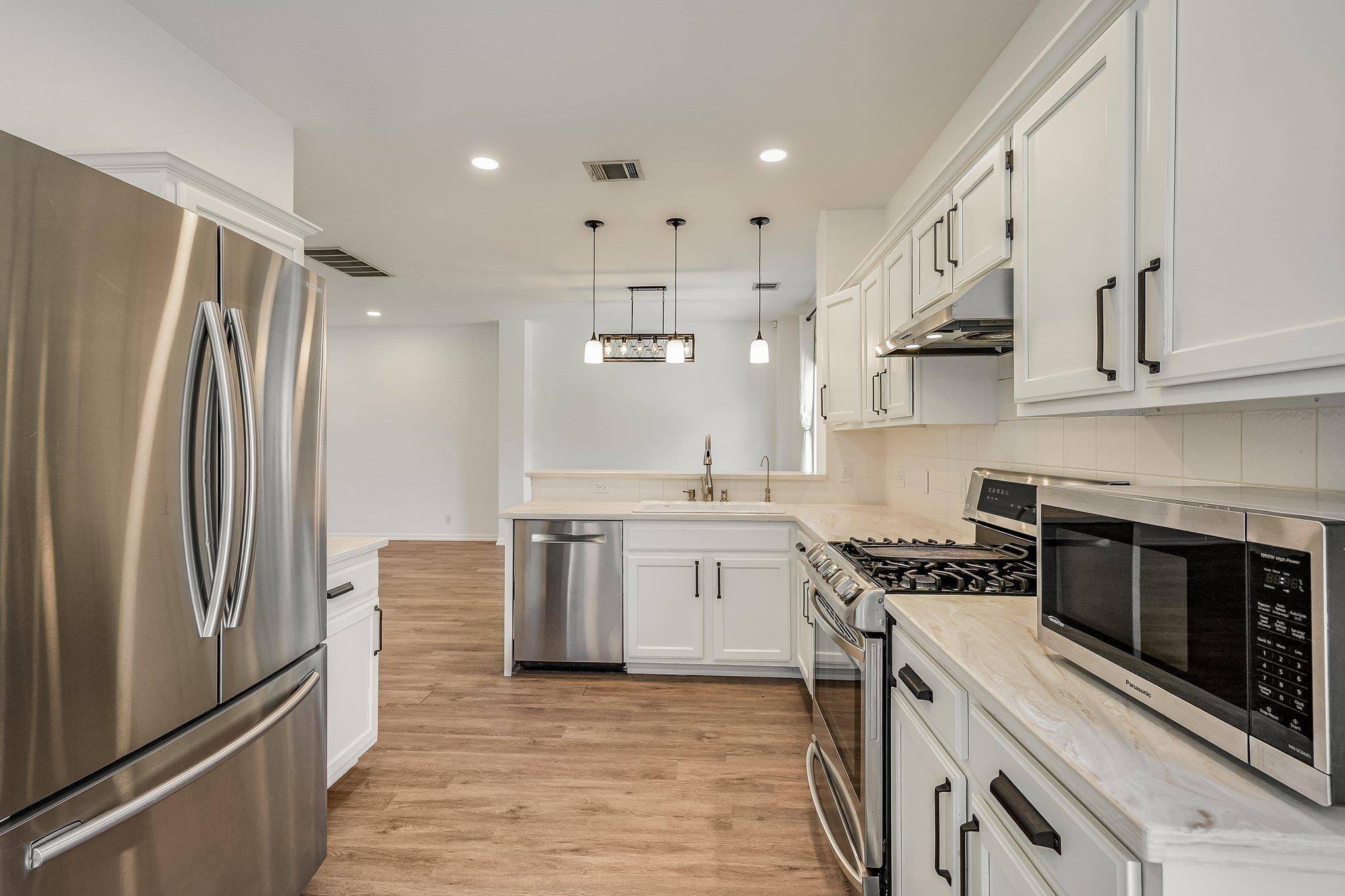 537 Roseberry ST, Buda, TX 78610