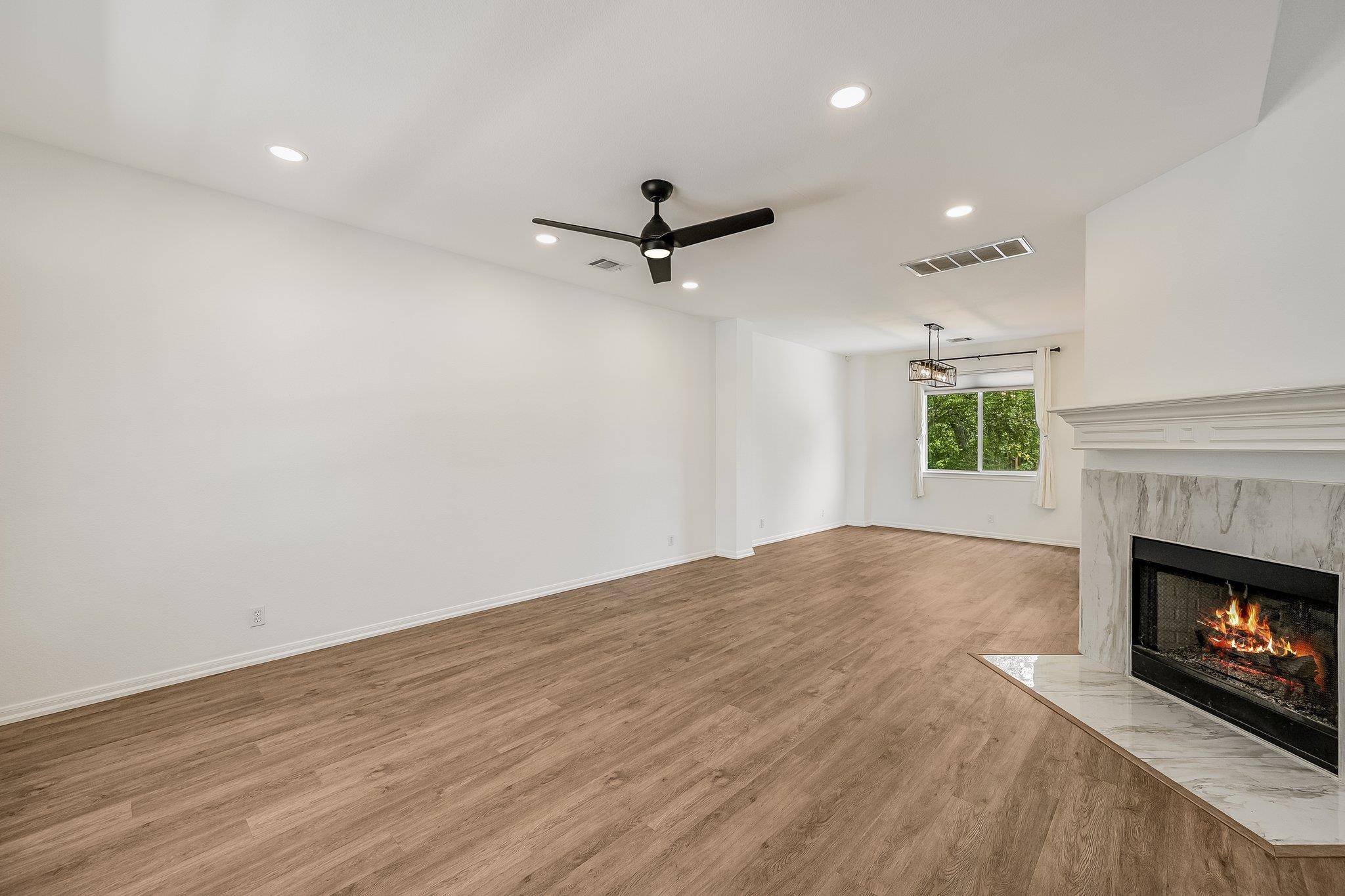 537 Roseberry ST, Buda, TX 78610