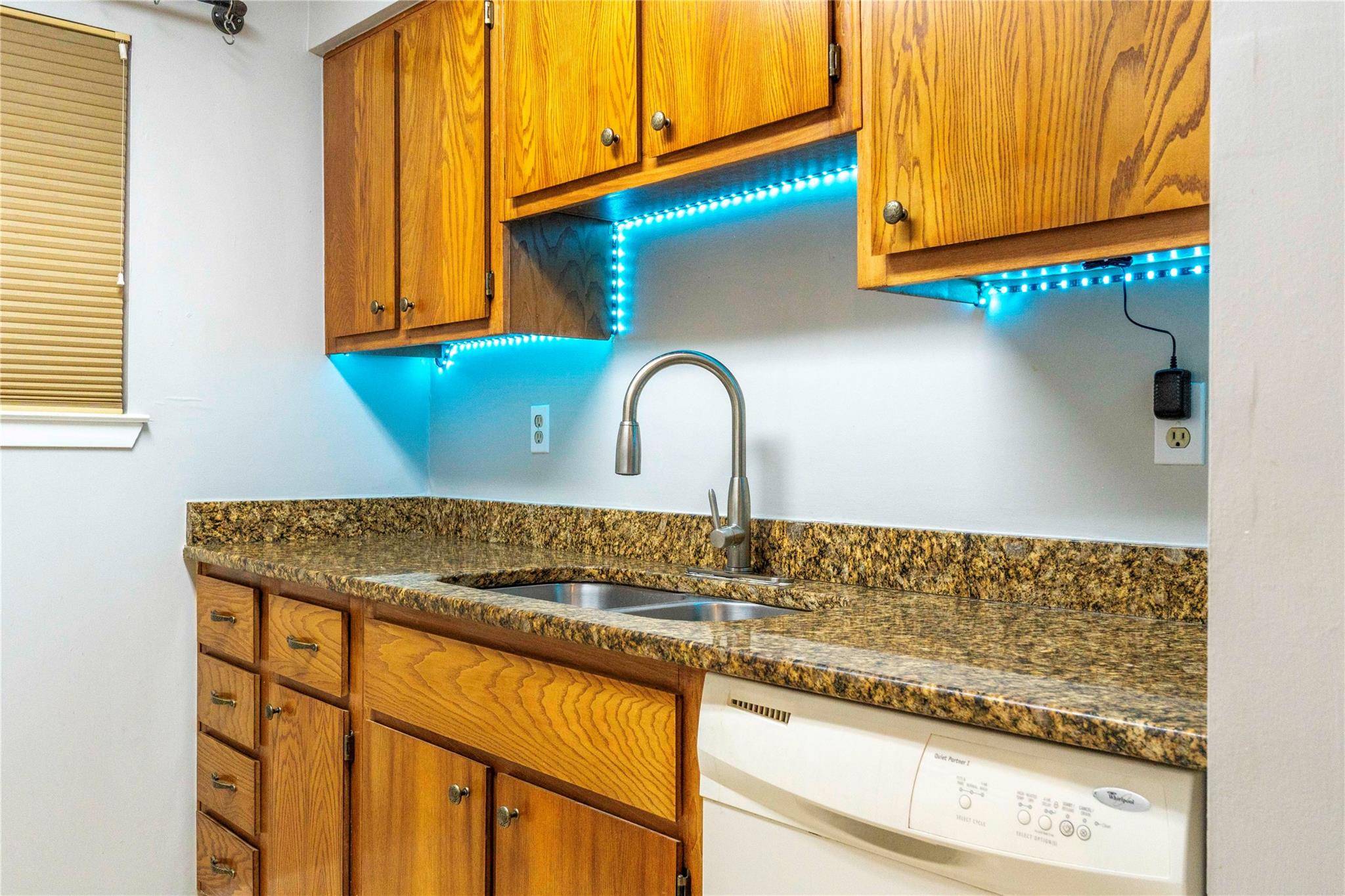 6903 Deatonhill DR #28, Austin, TX 78745