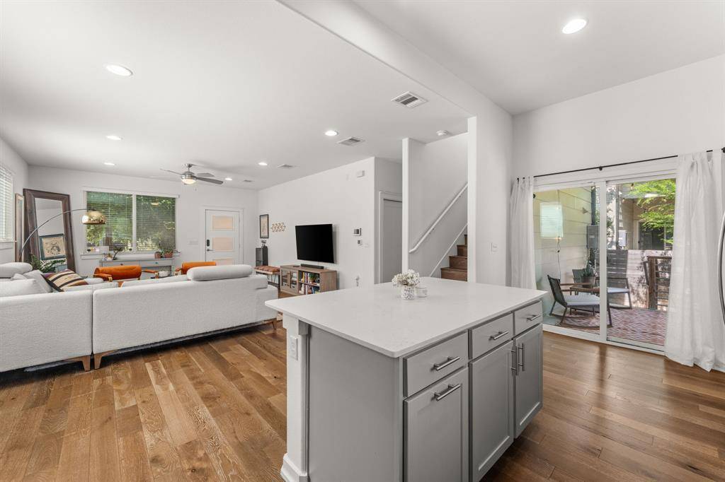 6800 Menchaca RD #37, Austin, TX 78745