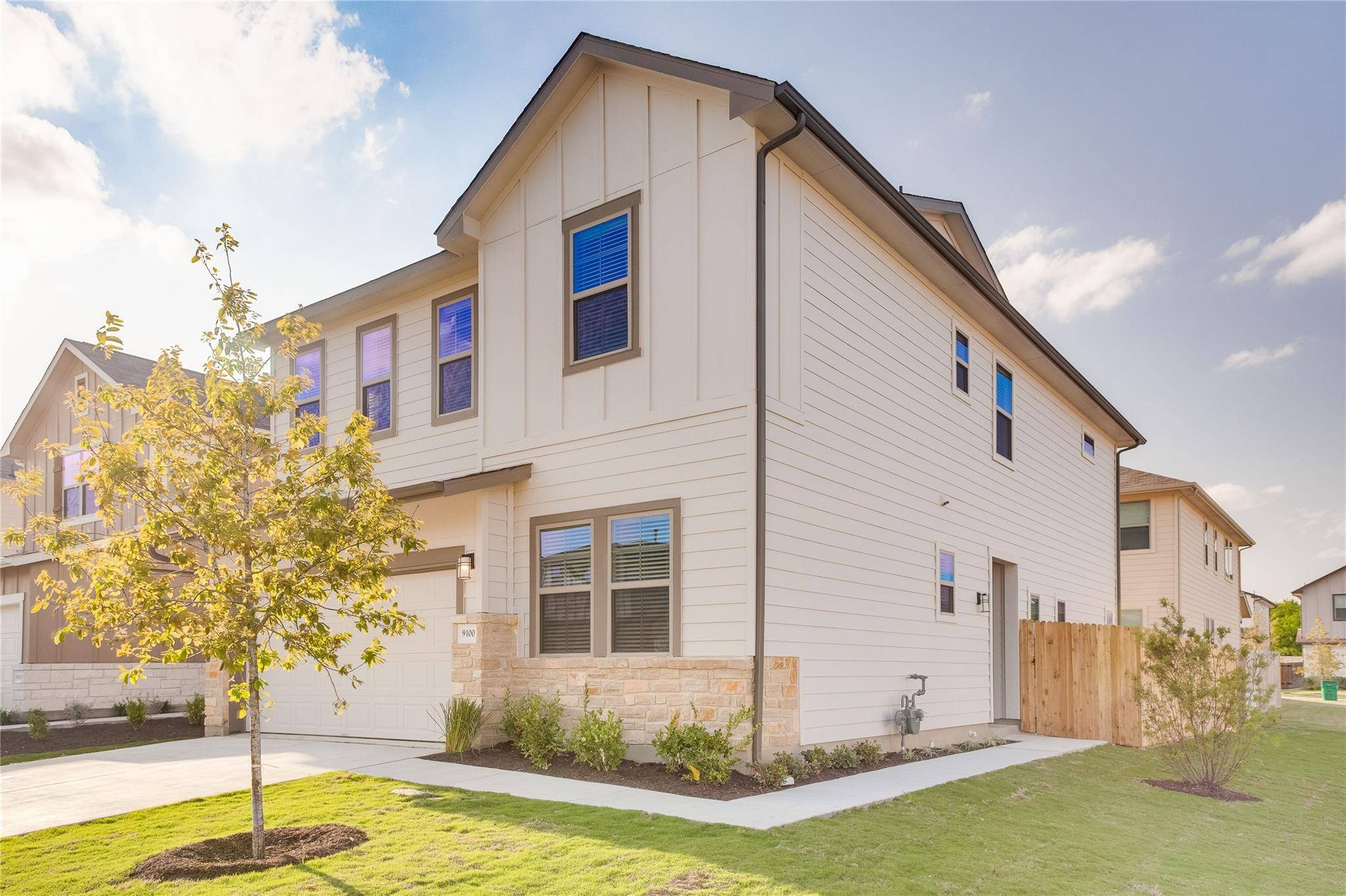 9100 Garnet DR, Austin, TX 78729