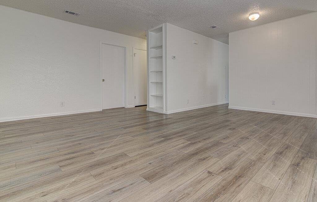 404 W Dittmar RD #B, Austin, TX 78745