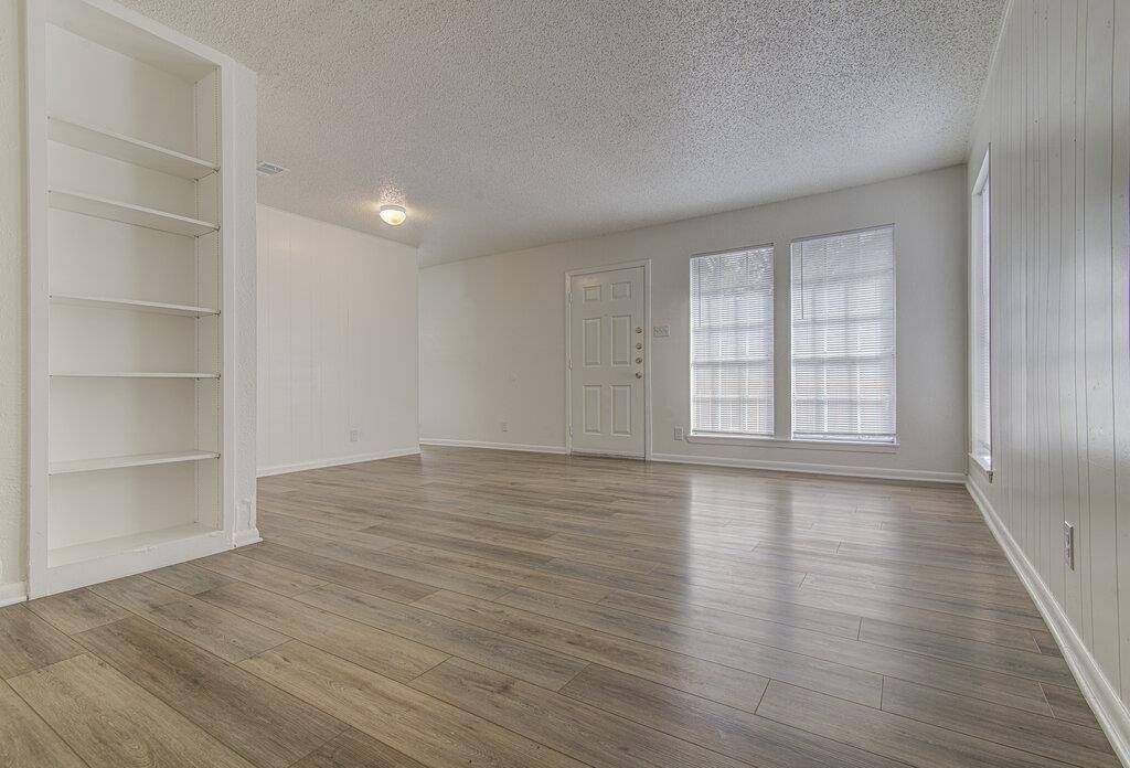 404 W Dittmar RD #B, Austin, TX 78745